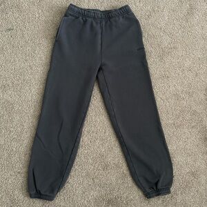 ARITZIA cozy sweat fleece sweatpants (mega fit)